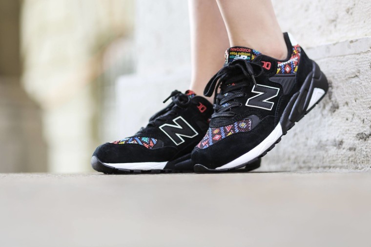 new balance noir azteque